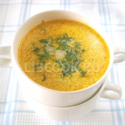 Сырный суп-пюре с фасолью и яйцом