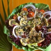 Салат со свежемаринованными грибами