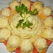 Салат «Рафаэлло» с курицей и грибами