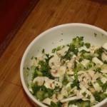 Салат из свежих шампиньонов с зеленым луком
